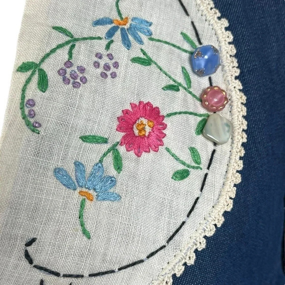 Vintage Handmade Embroidered Denim Vest‎ Floral Lapel Button Down Size Medium - Picture 3 of 8